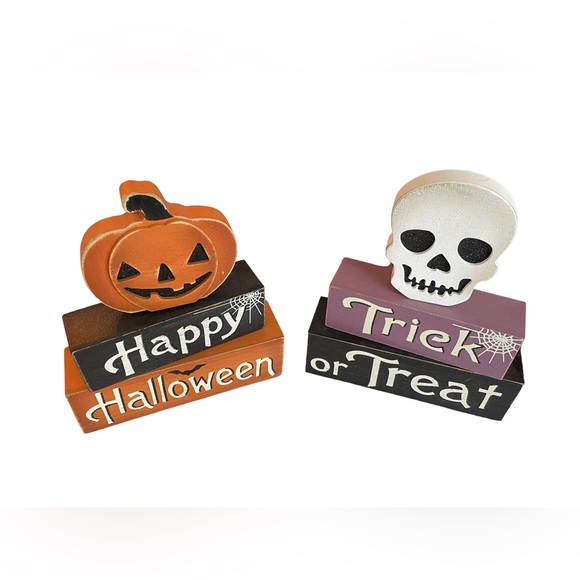 "Happy Halloween" & "Trick or Treat" Swivel Block Decor Signs, Pumpkin & Skull - Picture 2 of 4
